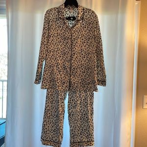 Women’s pajama set size M. New.